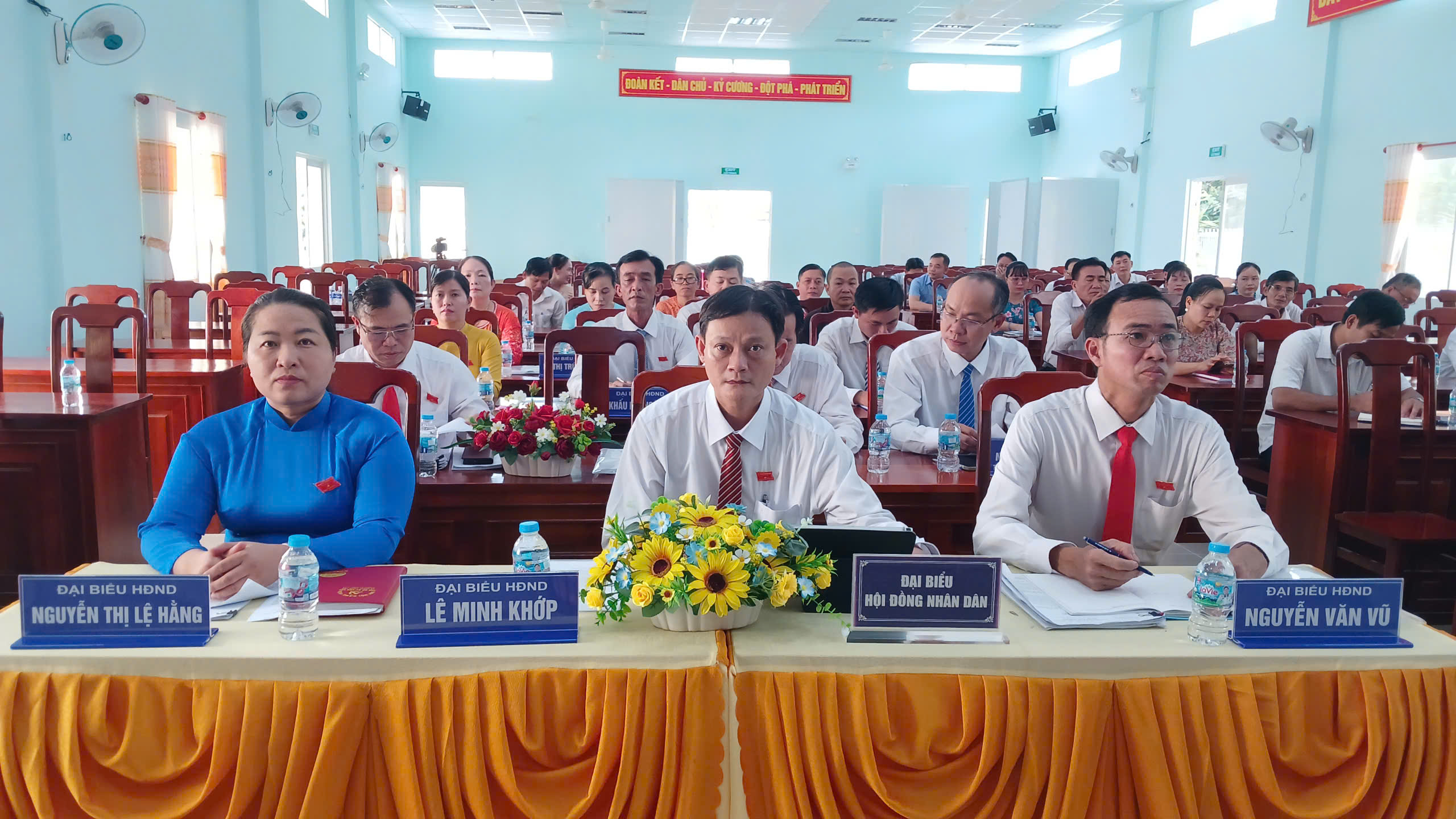 Hội đồng nhân dân xã Nhuận Phú Tân khóa XIII tổ chức kỳ họp lần thứ hai