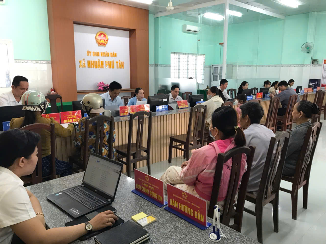 Trung tâm Phục vụ Hành chính công xã Nhuận Phú Tân – Góp phần xây dựng nền hành chính phục vụ