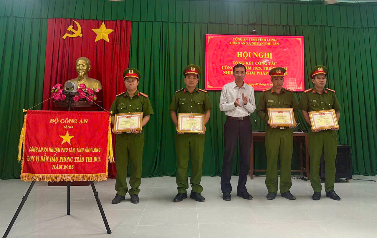 Công an xã Nhuận Phú Tân tổ chức Hội nghị tổng kết công tác năm 2025, triển khai nhiệm vụ năm 2026