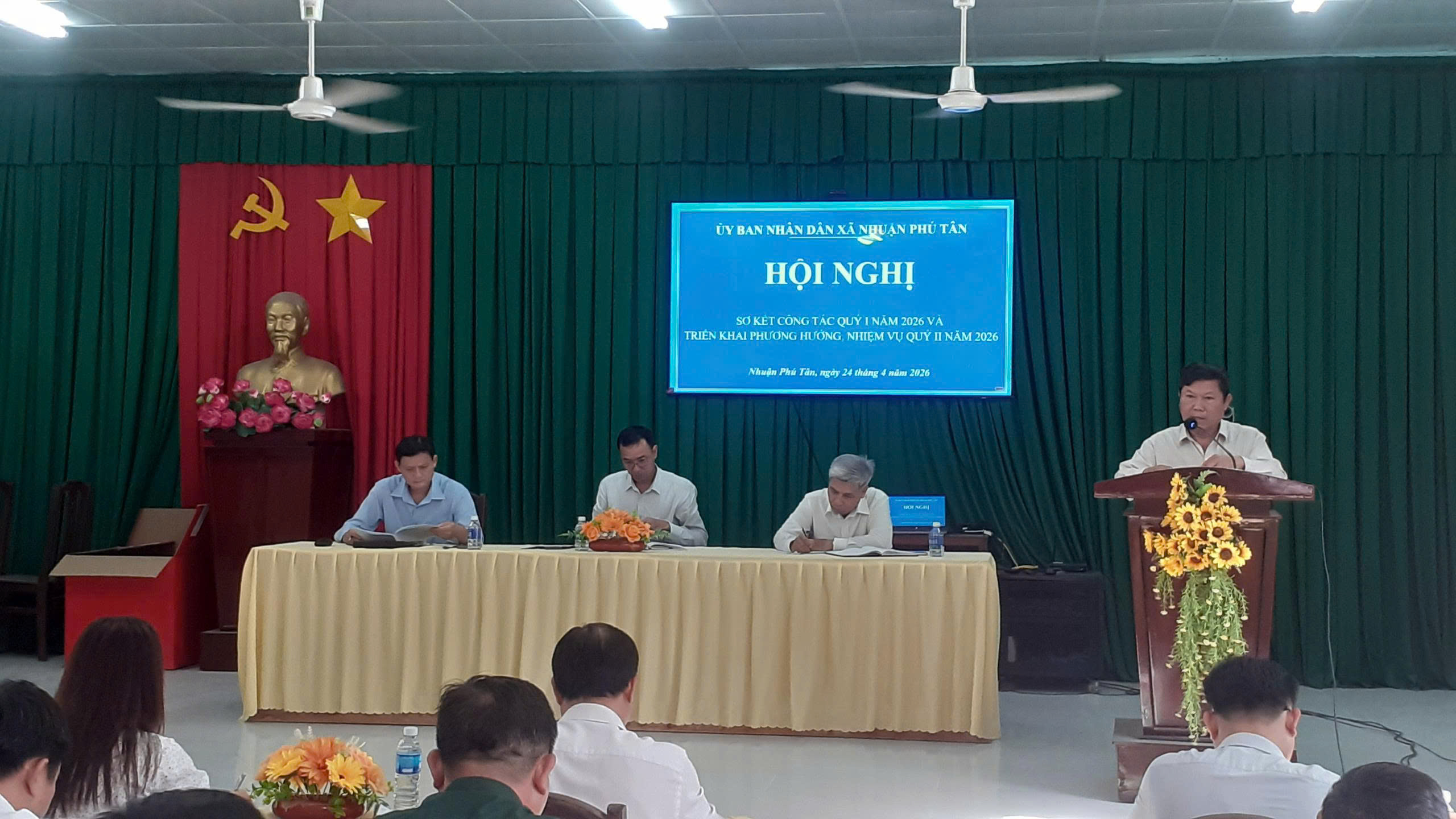 UBND xã Nhuận Phú Tân tổ chức hội nghị sơ kế tình hình thực hiện công tác quý 1/2026 và triển khai nhiệm vụ quý 2/2026